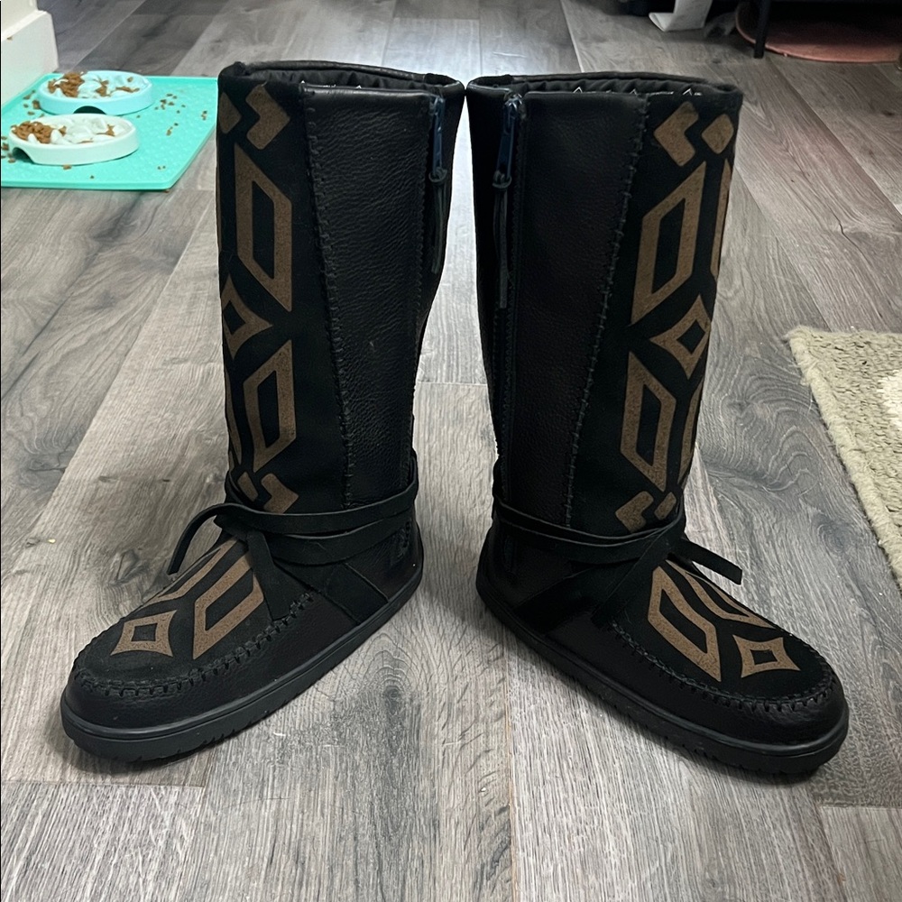 Manitobah Mukluks Takawni Waterproof - Picture 2 of 9